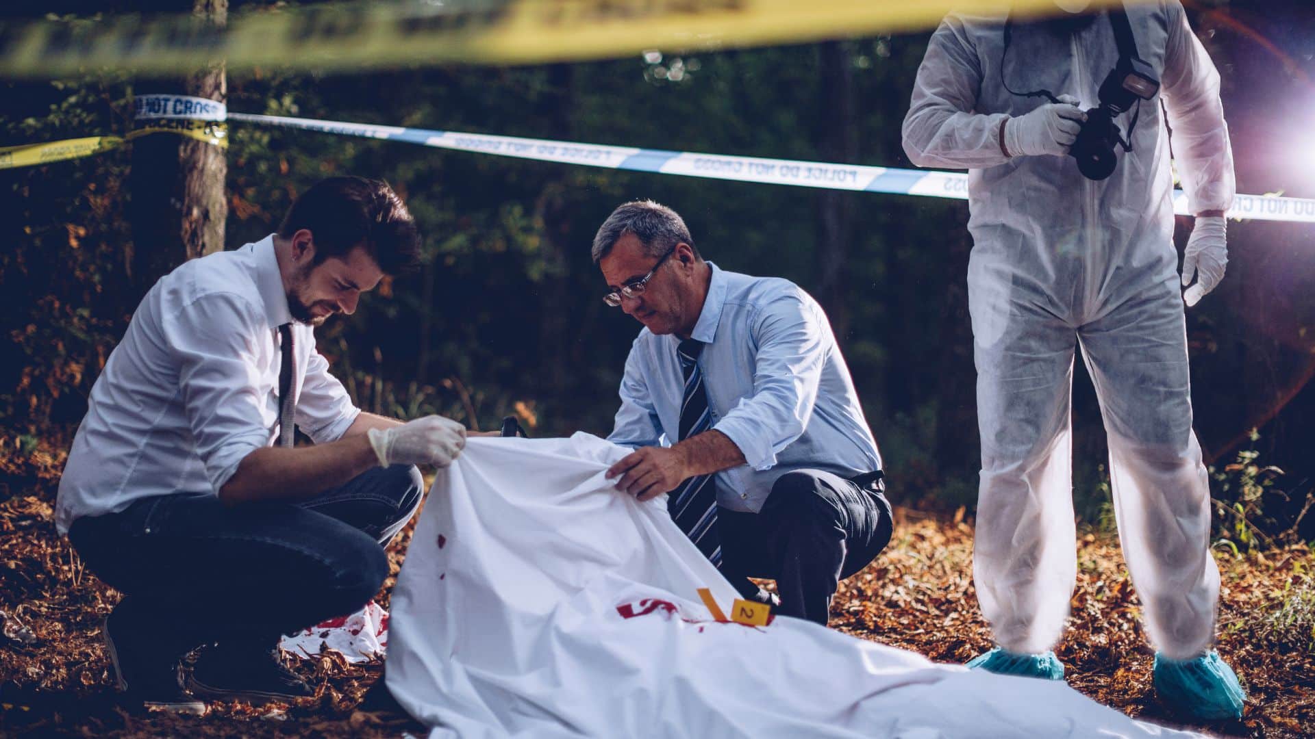 Le rôle d’un coroner est de déterminer la cause et les circonstances du décès.